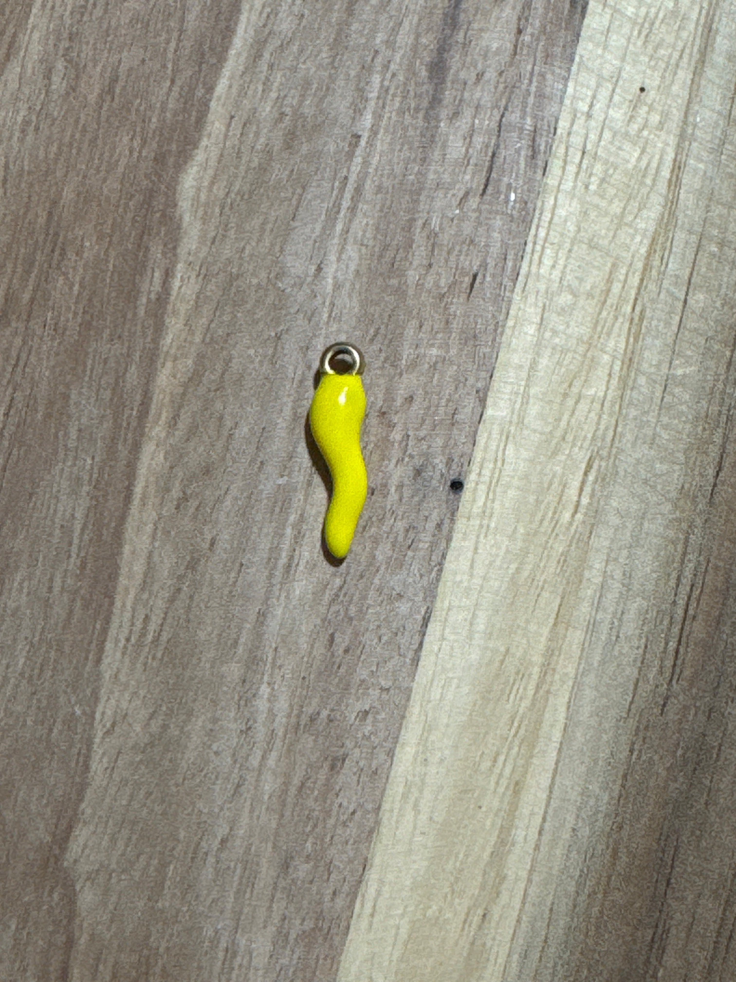 Charms piment jaune