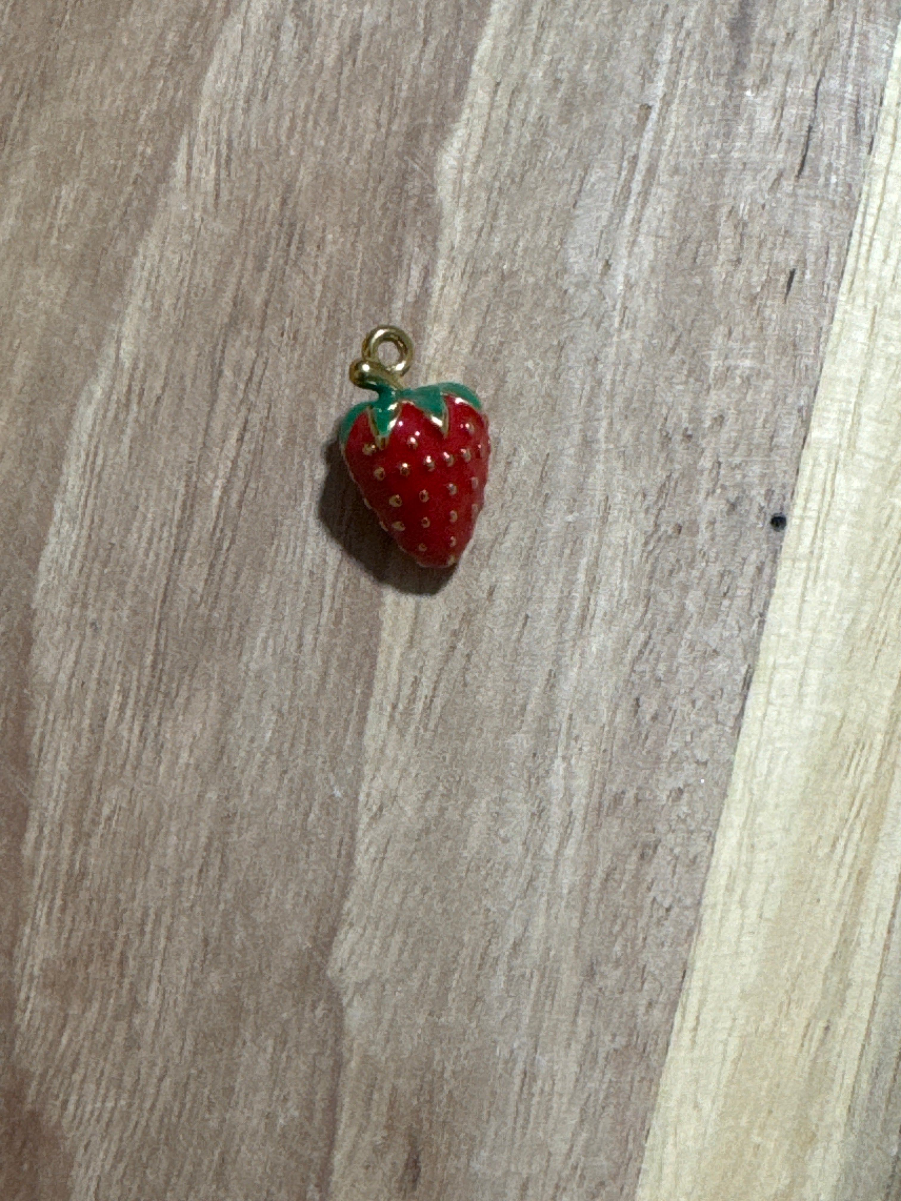 Charms fraise rouge