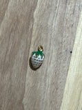 Charms petite fraise blanche