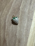 Charms grosse fraise blanche