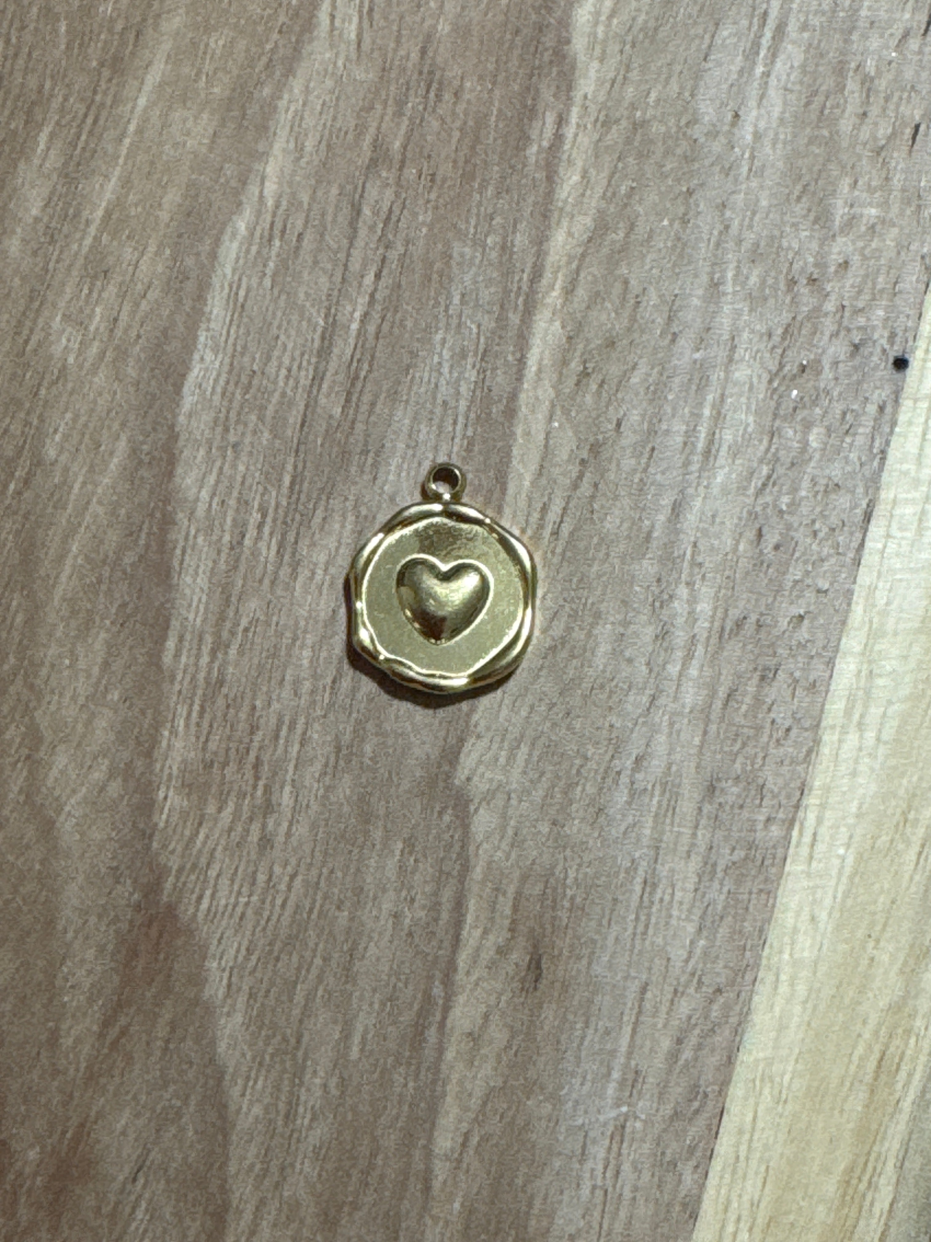 Charms cœur doré