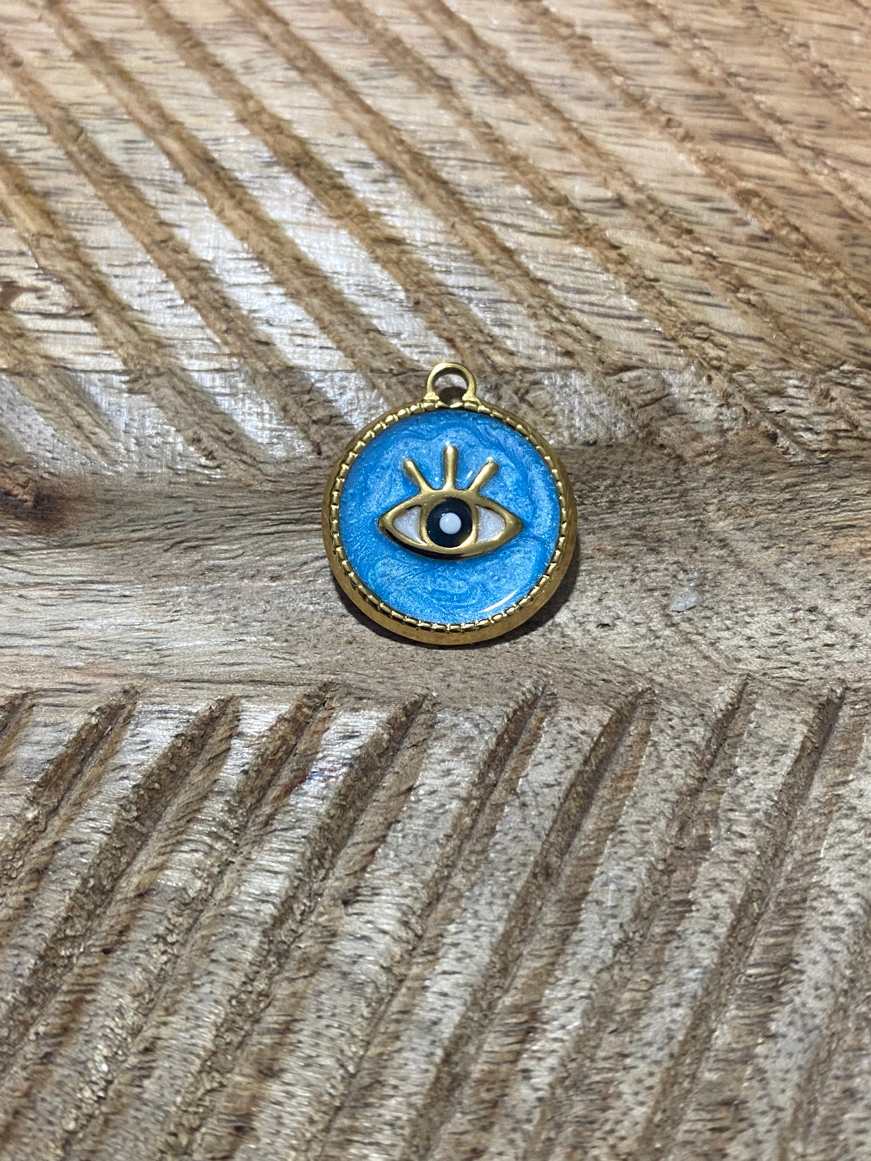 Charms oeil
