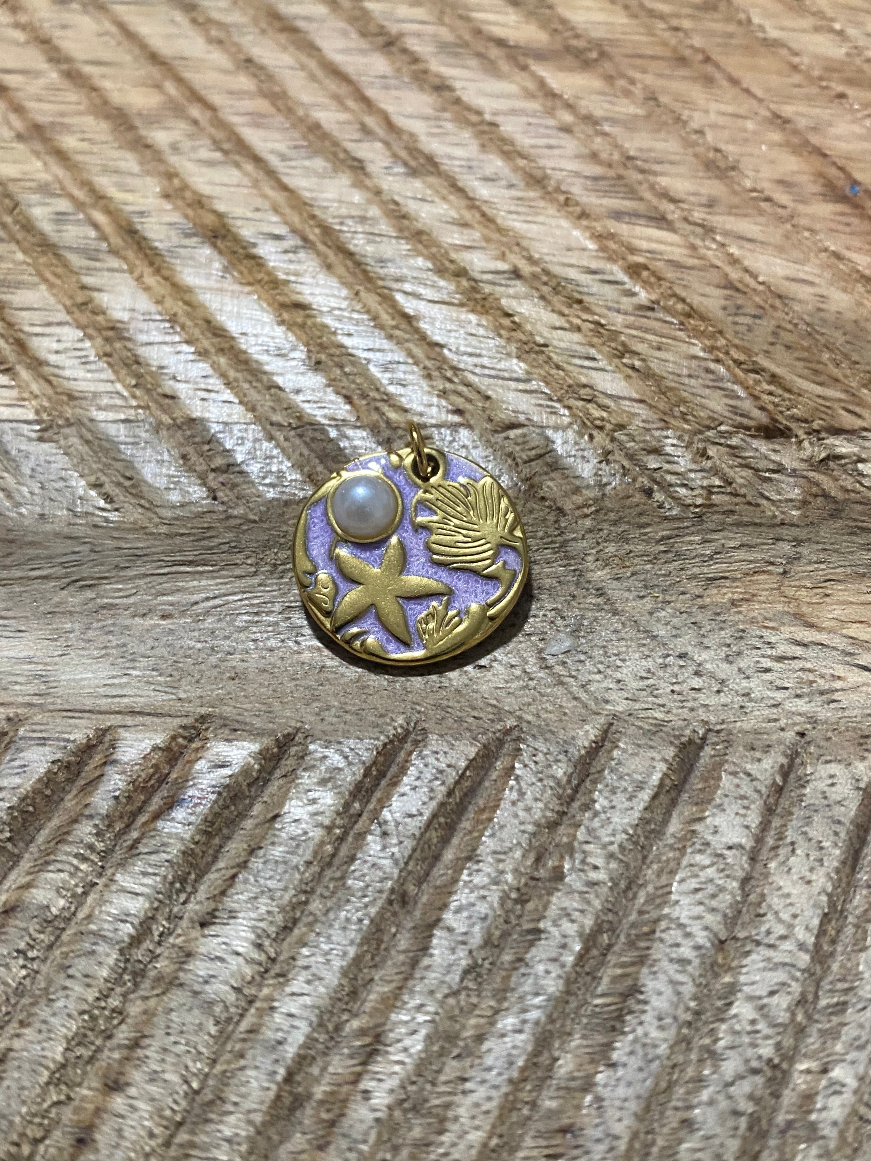 Charms médaillon marin violet